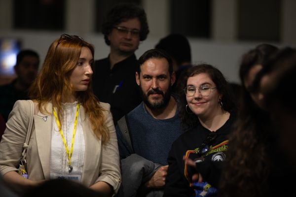 Tres amigues